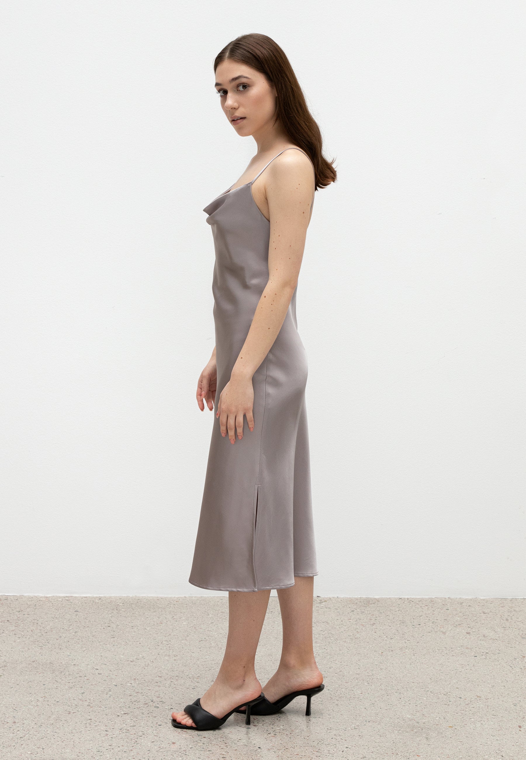 #color_silver grey
