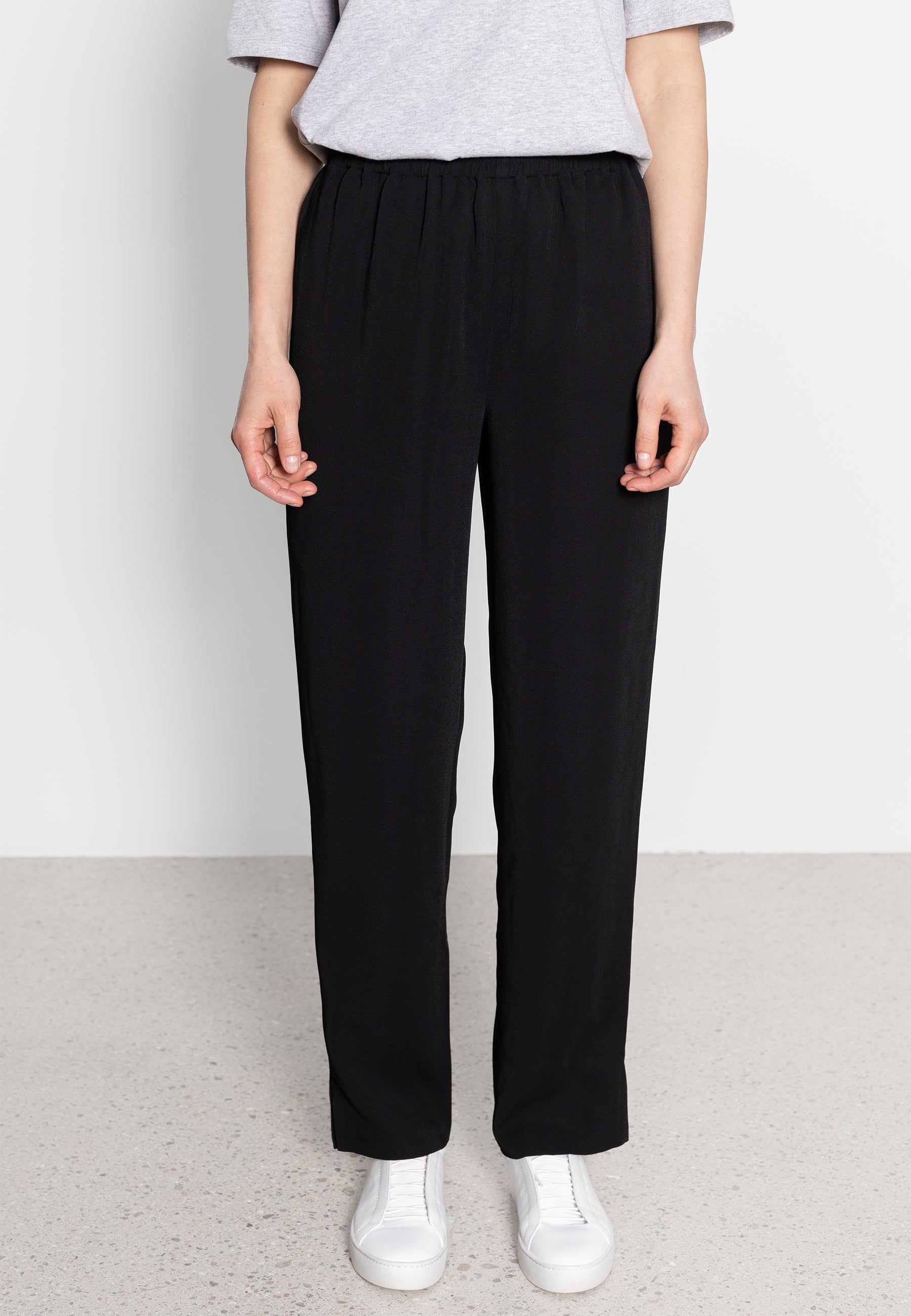 RELAXED FIT TROUSERS