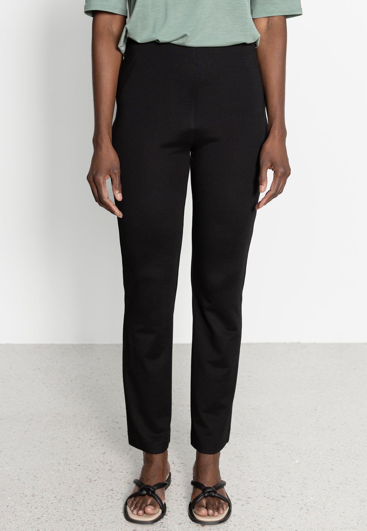 Women's Straight Leg Trousers - Trousers - Black - Atelier Kajsa