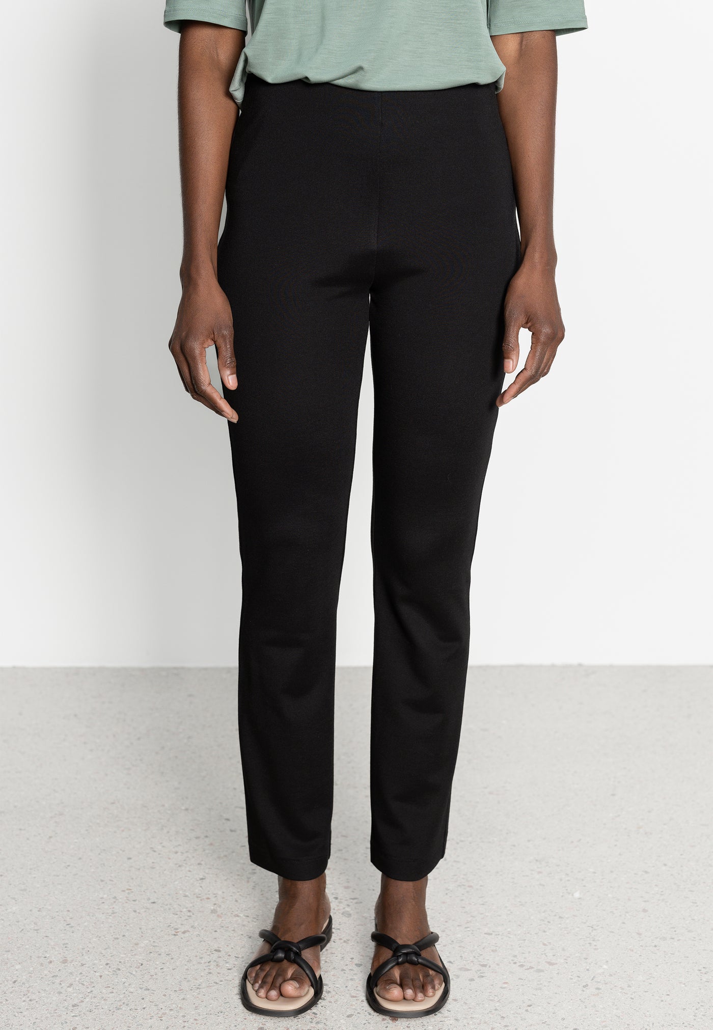Silvia | Black Straight-Leg Trousers