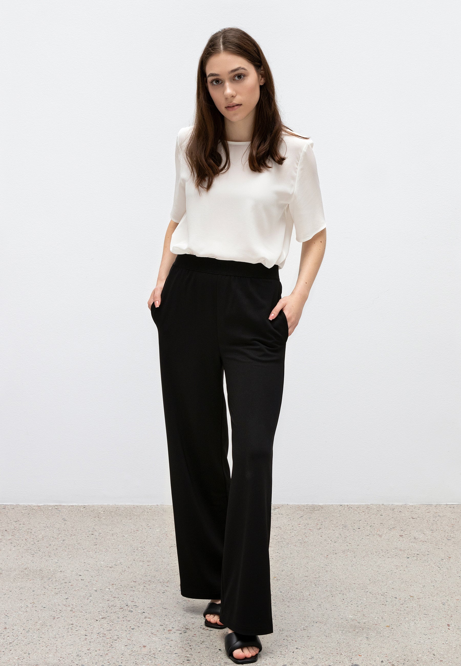 WIDE-LEG TROUSERS