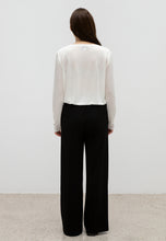 Load image into Gallery viewer, LIGHTWEIGHT LONG SLEEVE TOP
