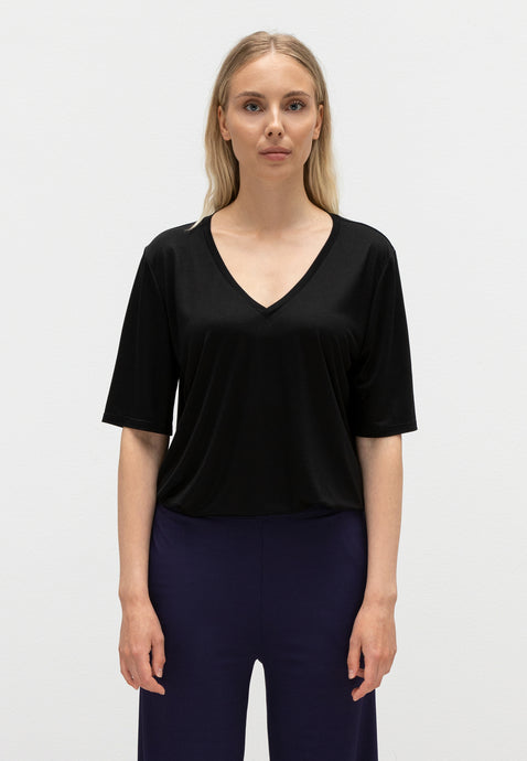 LIGHTWEIGHT V-NECK T-SHIRT