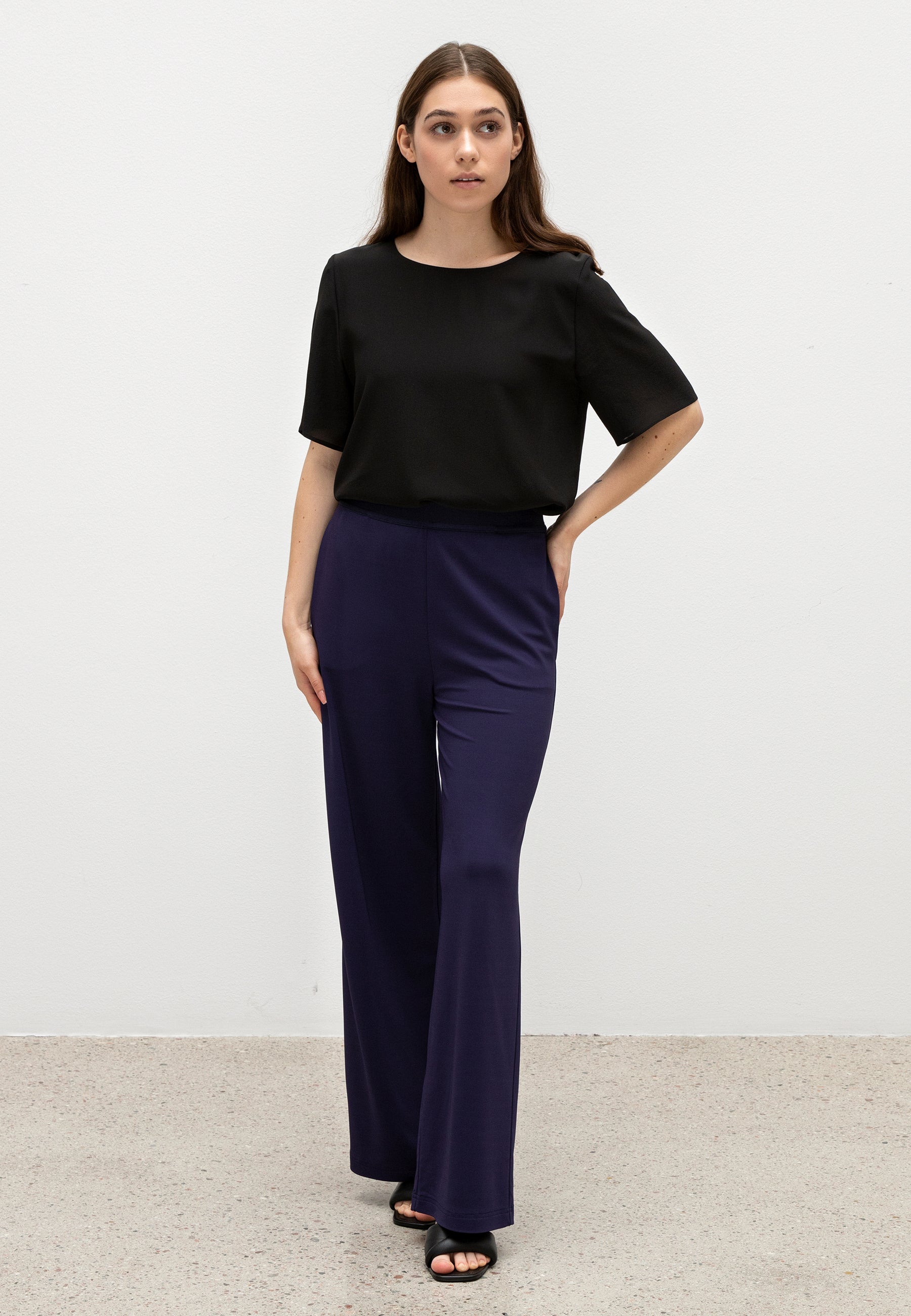 WIDE-LEG TROUSERS