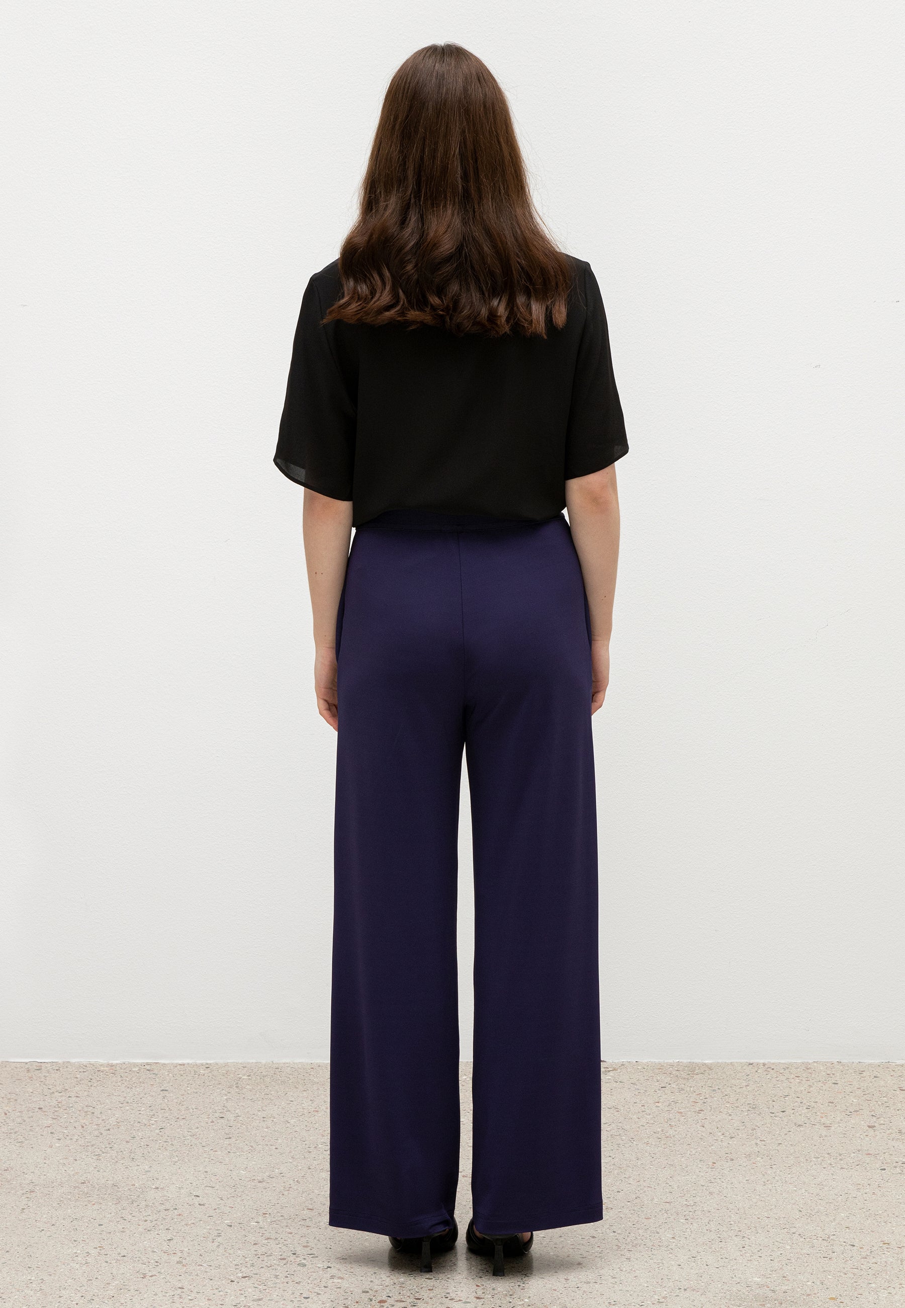 WIDE-LEG TROUSERS